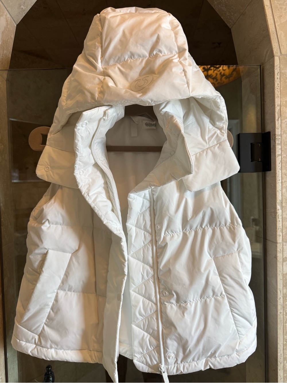 Lululemon White Hooded Puffer Vest - Women size 2